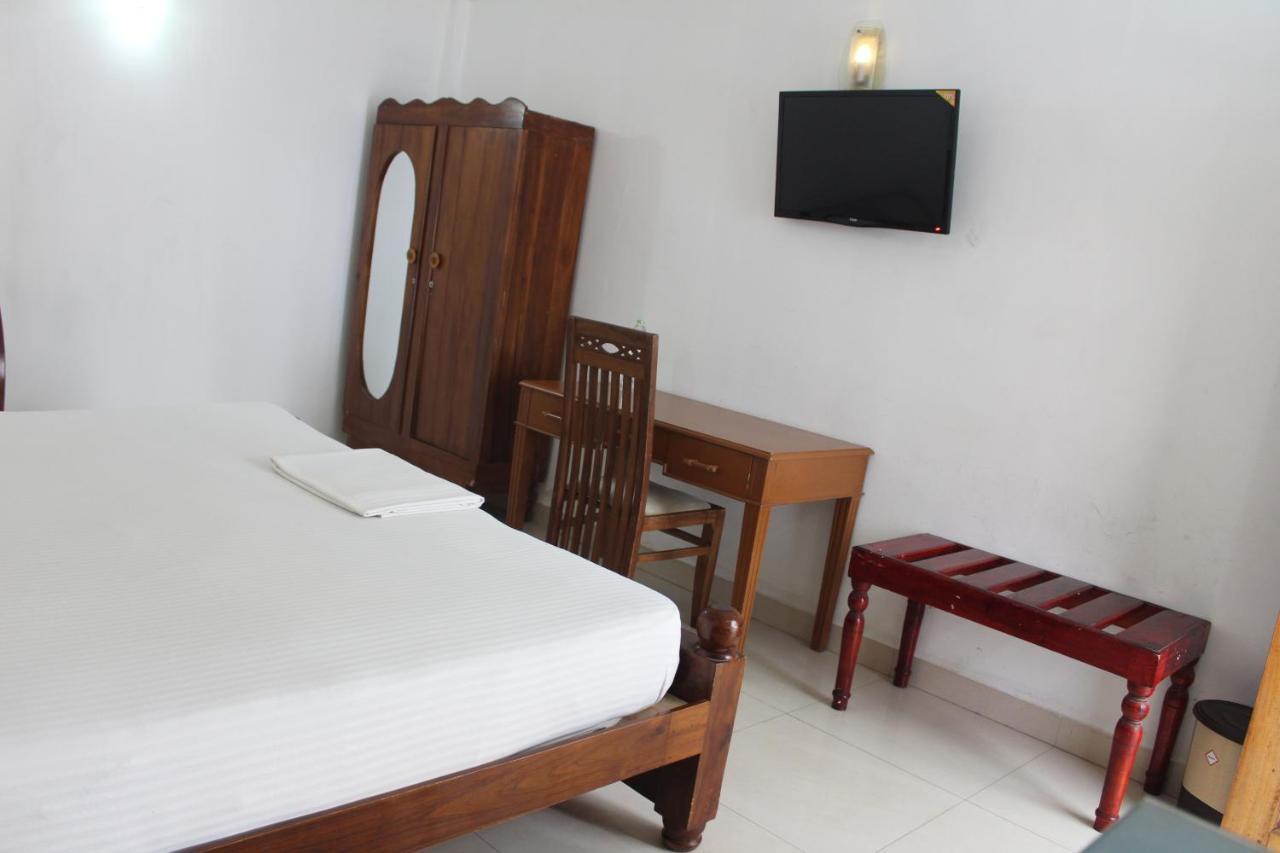 Green Grass Hotel & Restaurant Jaffna Exteriör bild